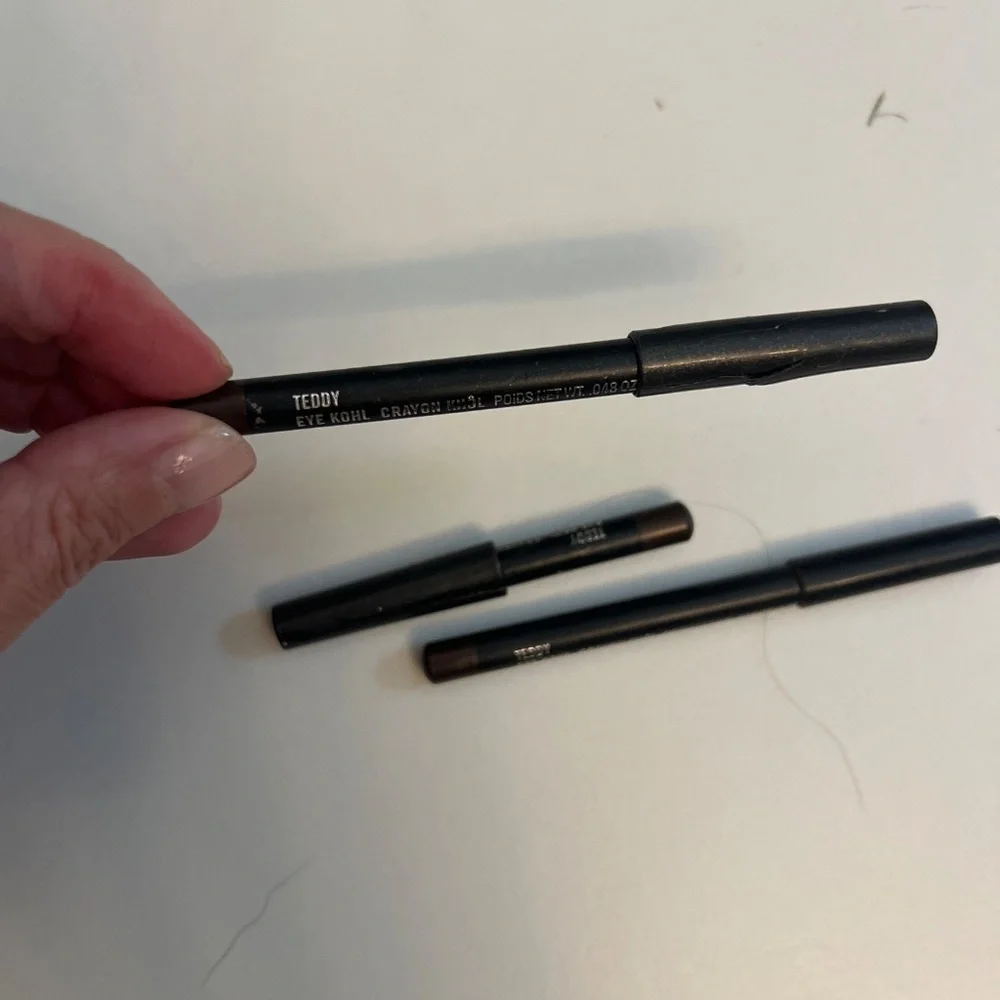 Thee teddy MAC eye liners